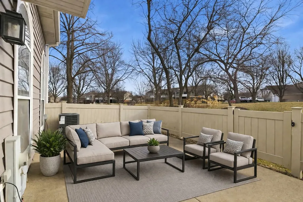 1497 Whitman Court Schaumburg IL 60173