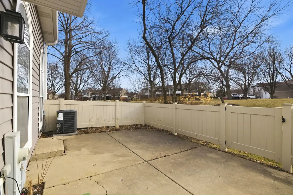 1497 Whitman Court Schaumburg IL 60173
