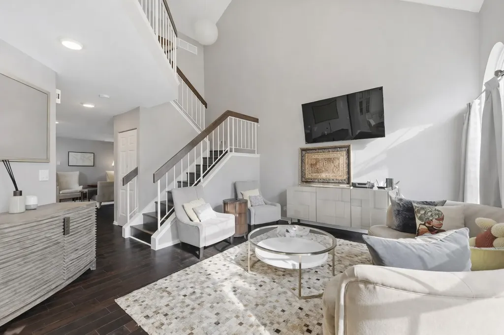 1497 Whitman Court Schaumburg IL 60173