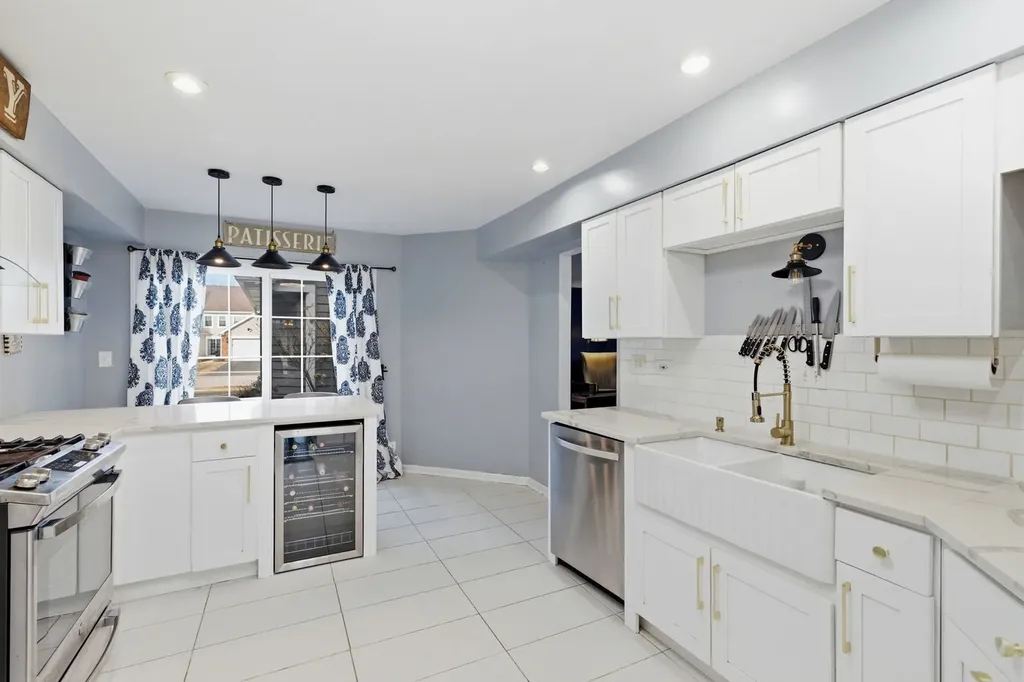 1497 Whitman Court Schaumburg IL 60173