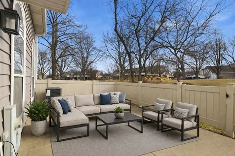 1497 Whitman Court Schaumburg IL 60173