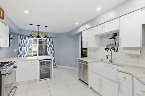 1497 Whitman Court Schaumburg IL 60173