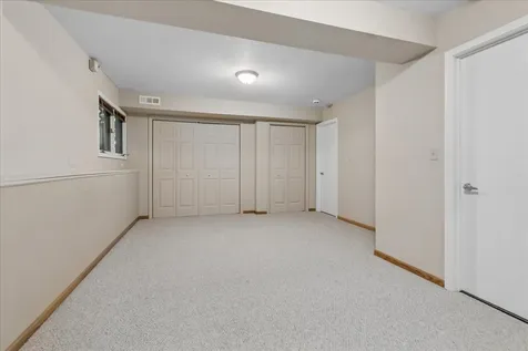 2718 North Elm Lane N Arlington Heights IL 60004