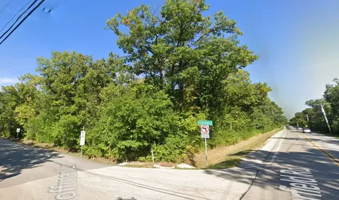 Deerfield Road Riverwoods IL 60015