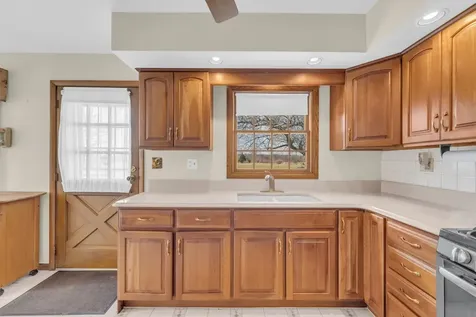 3303 Vermont Road Woodstock IL 60098