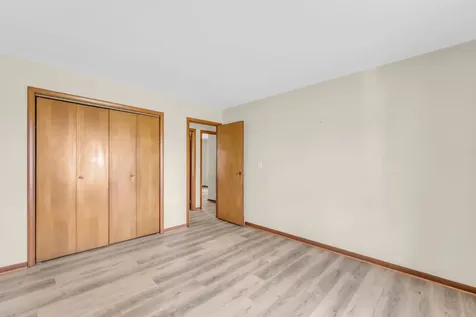 3303 Vermont Road Woodstock IL 60098