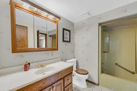 3303 Vermont Road Woodstock IL 60098