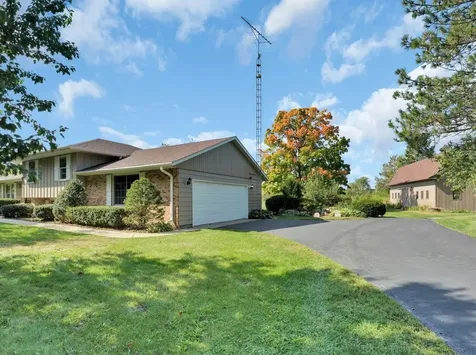 3303 Vermont Road Woodstock IL 60098