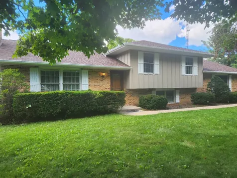 3303 Vermont Road Woodstock IL 60098