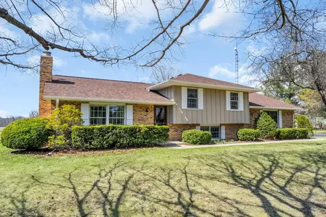 3303 Vermont Road Woodstock IL 60098