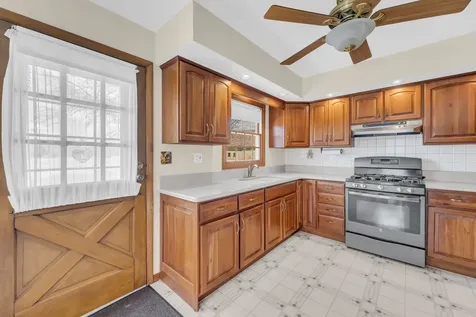 3303 Vermont Road Woodstock IL 60098