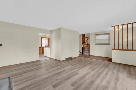 3303 Vermont Road Woodstock IL 60098