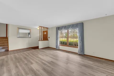 3303 Vermont Road Woodstock IL 60098