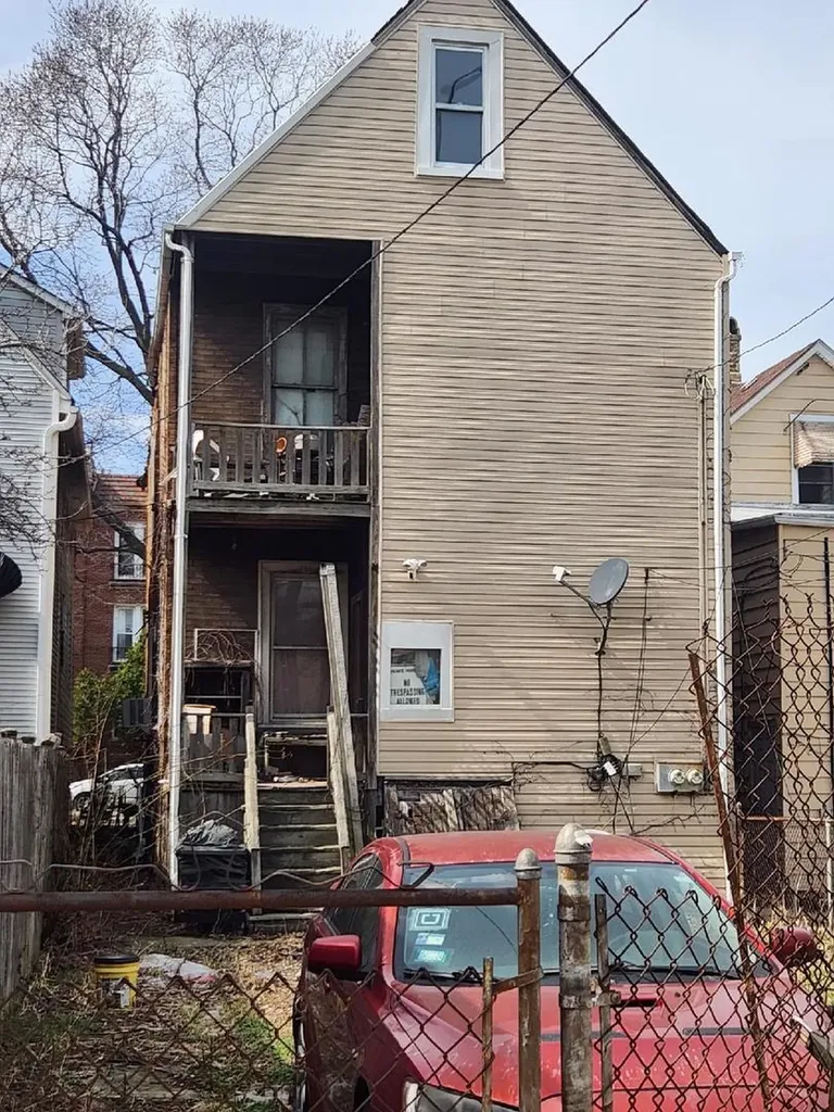 3009 North Whipple Street Chicago IL 60618