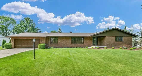4111 Farhills Drive Champaign IL 61822