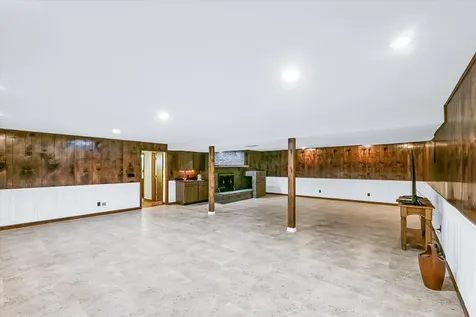 4111 Farhills Drive Champaign IL 61822