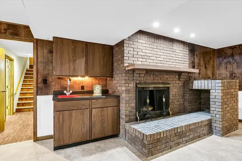 4111 Farhills Drive Champaign IL 61822