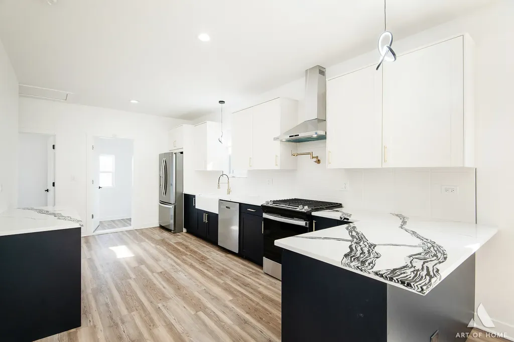 8353 South Hermitage Avenue Chicago IL 60620