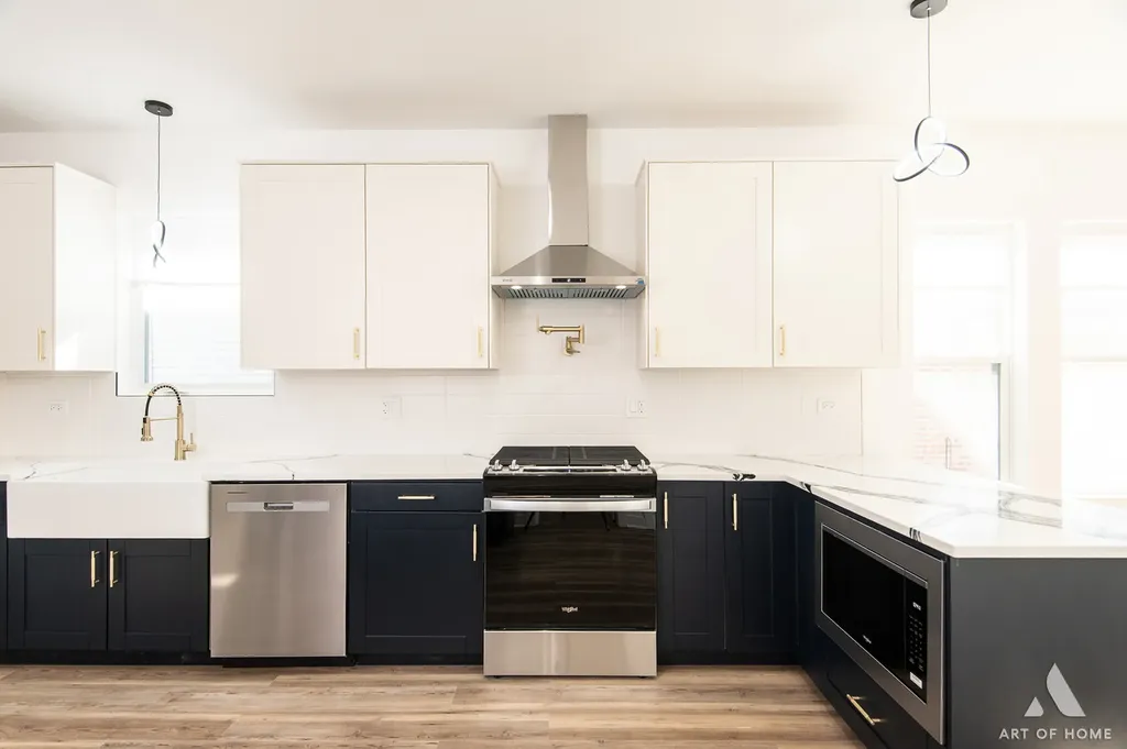 8353 South Hermitage Avenue Chicago IL 60620