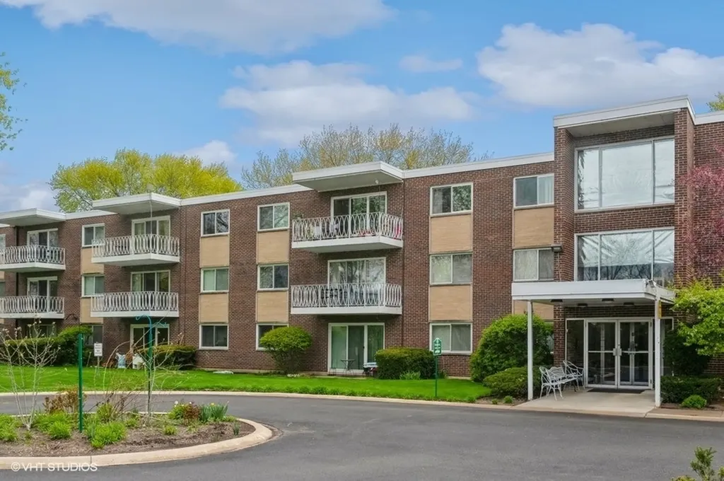 200 Deborah Lane Wheeling IL 60090