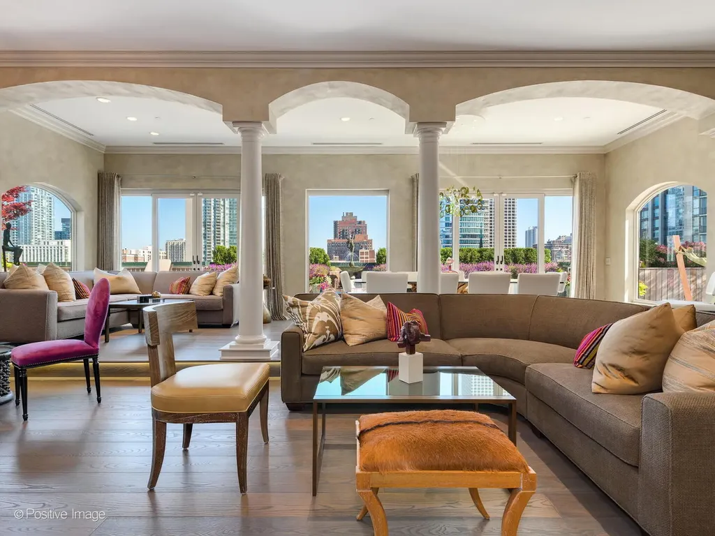 55 West Delaware Place Chicago IL 60610