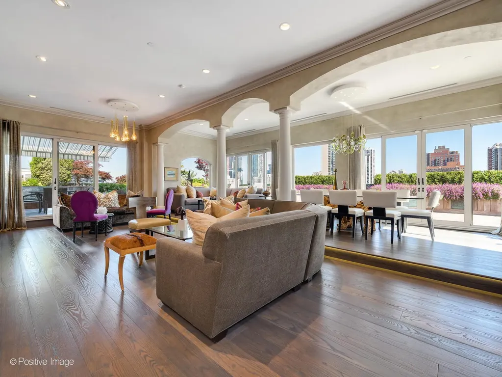 55 West Delaware Place Chicago IL 60610