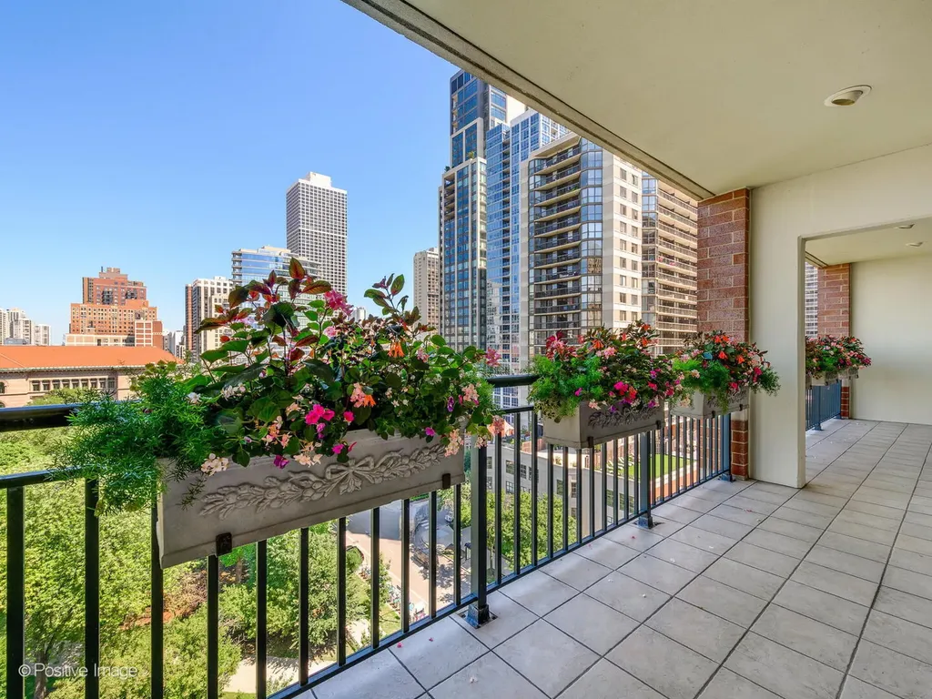 55 West Delaware Place Chicago IL 60610