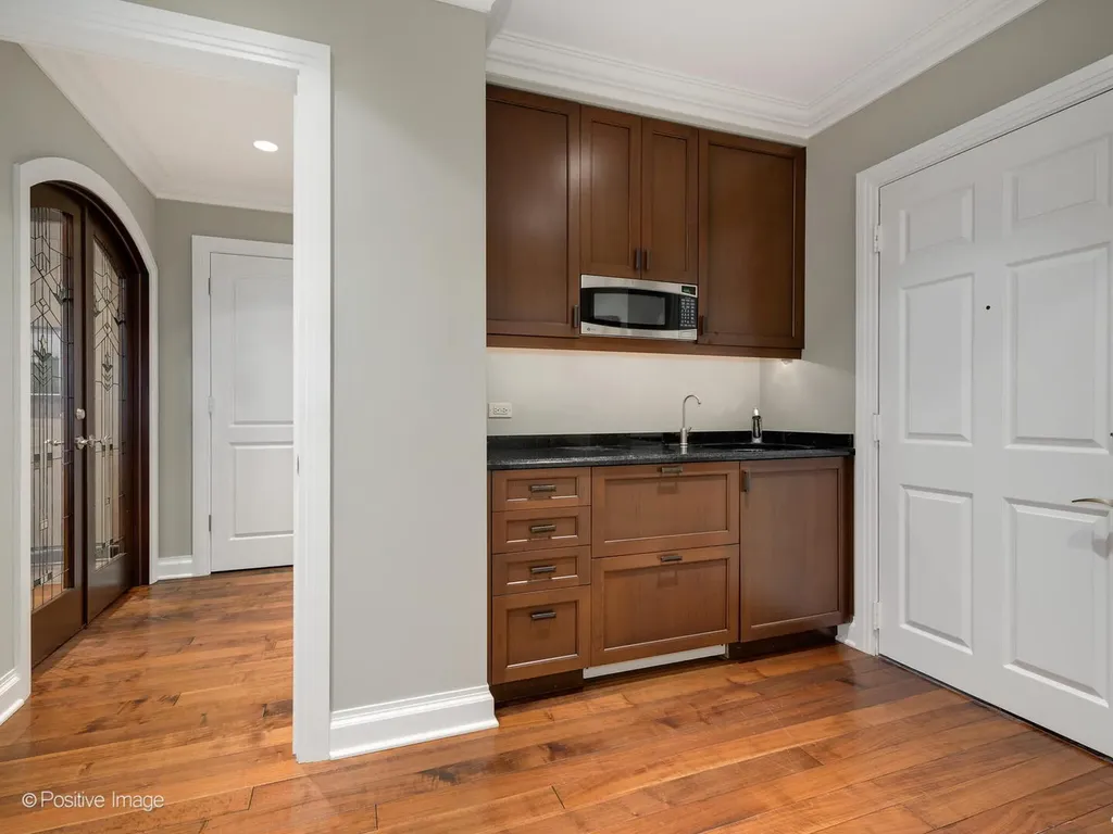 55 West Delaware Place Chicago IL 60610