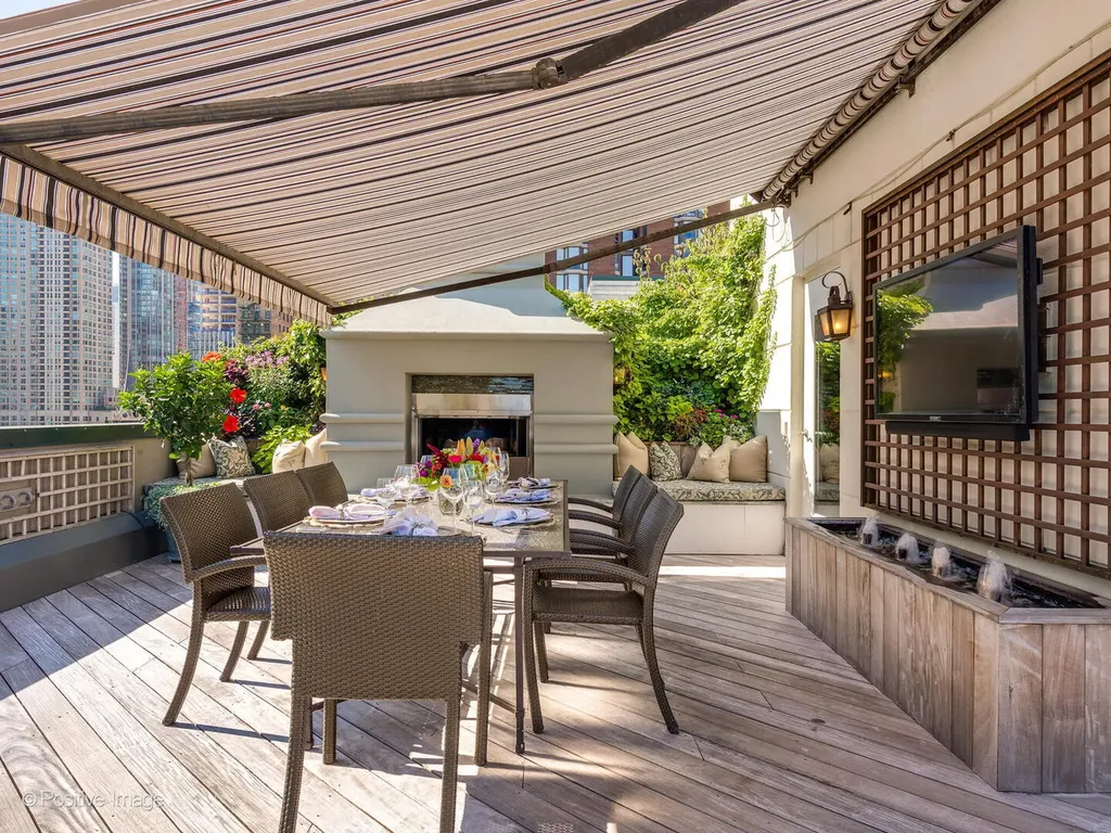 55 West Delaware Place Chicago IL 60610