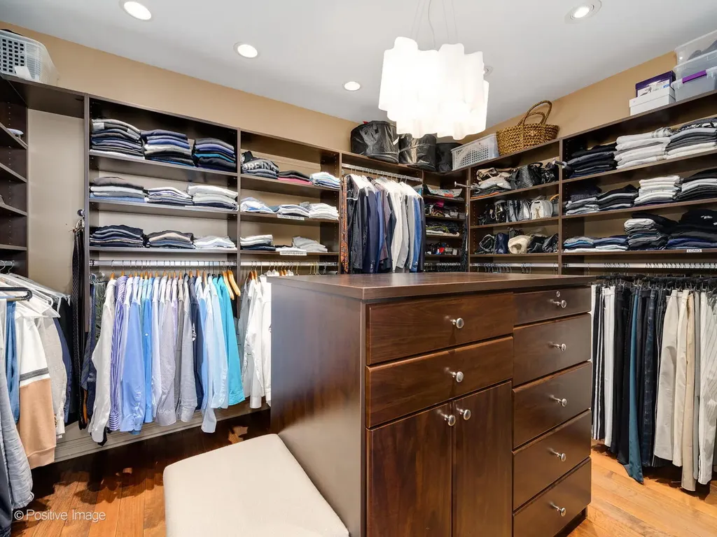 55 West Delaware Place Chicago IL 60610