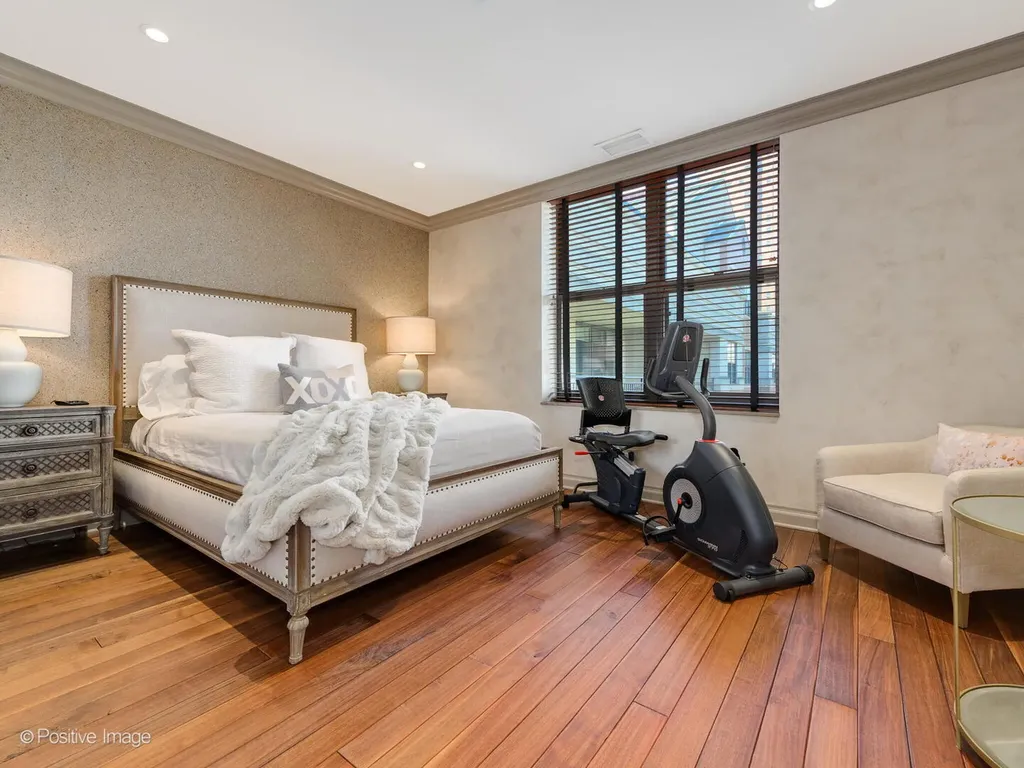 55 West Delaware Place Chicago IL 60610