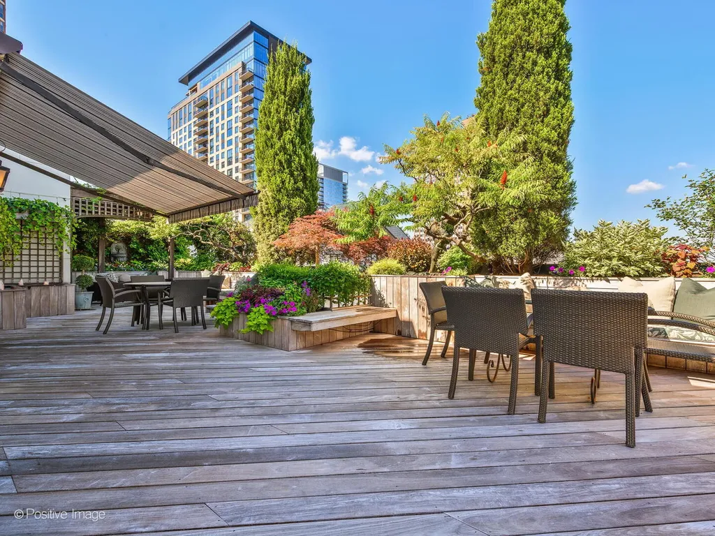 55 West Delaware Place Chicago IL 60610