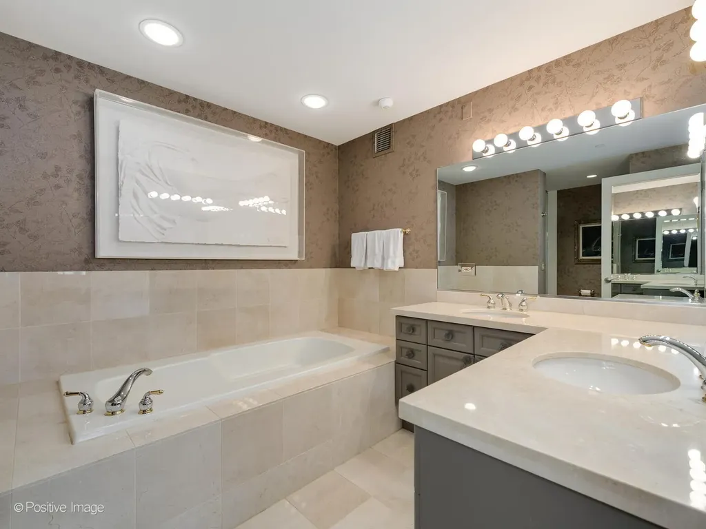 55 West Delaware Place Chicago IL 60610