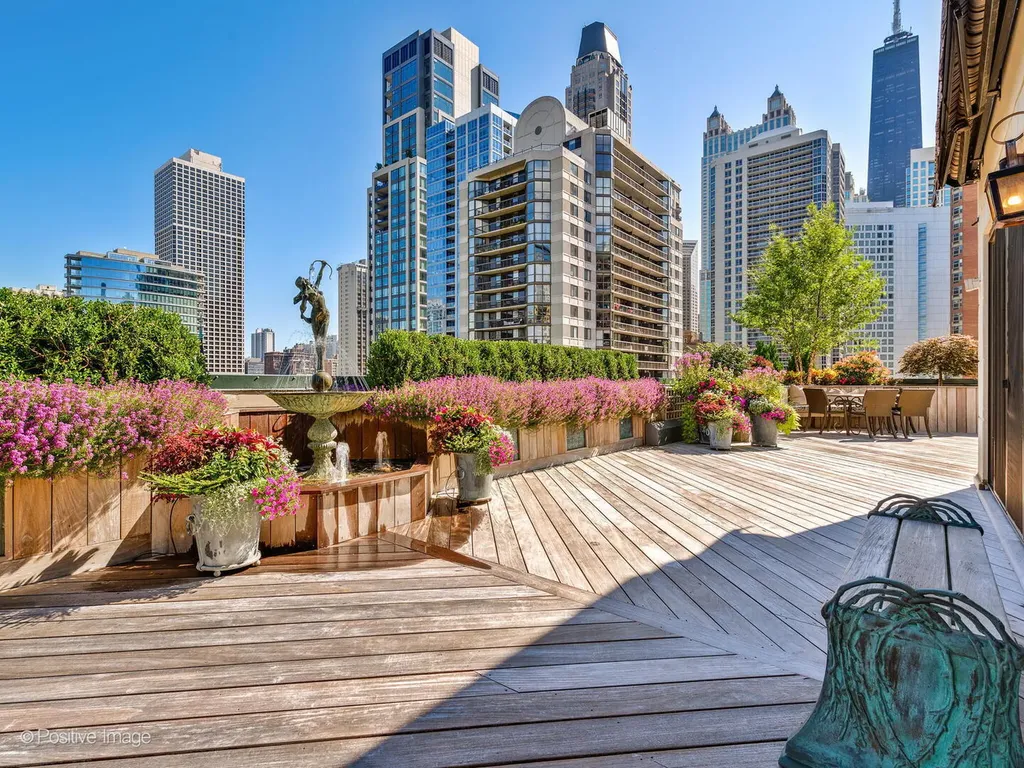 55 West Delaware Place Chicago IL 60610