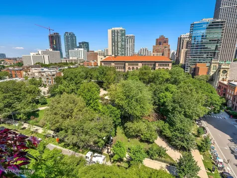 55 West Delaware Place Chicago IL 60610