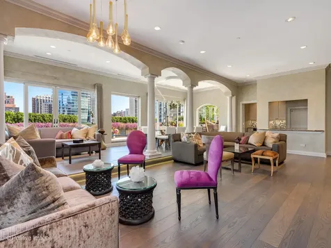 55 West Delaware Place Chicago IL 60610