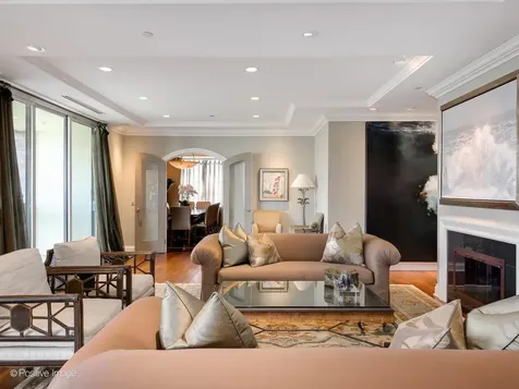 55 West Delaware Place Chicago IL 60610