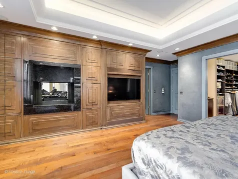 55 West Delaware Place Chicago IL 60610
