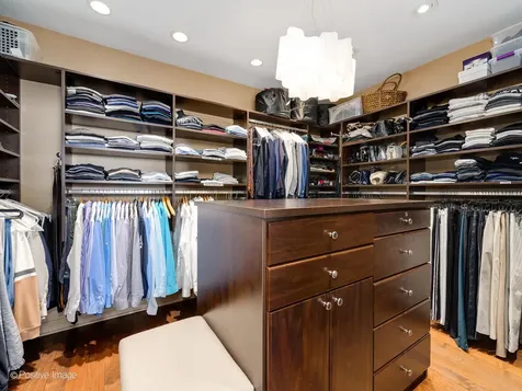55 West Delaware Place Chicago IL 60610
