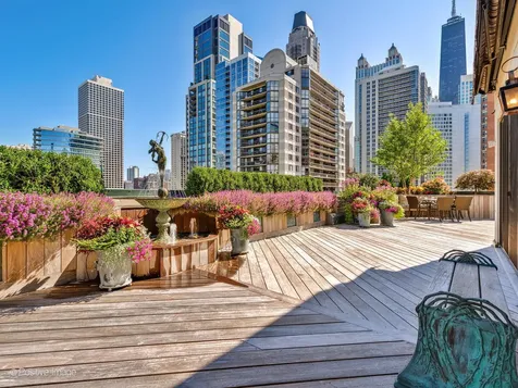 55 West Delaware Place Chicago IL 60610