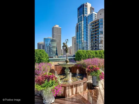 55 West Delaware Place Chicago IL 60610