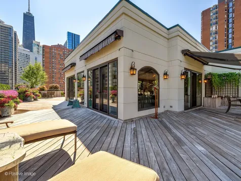 55 West Delaware Place Chicago IL 60610