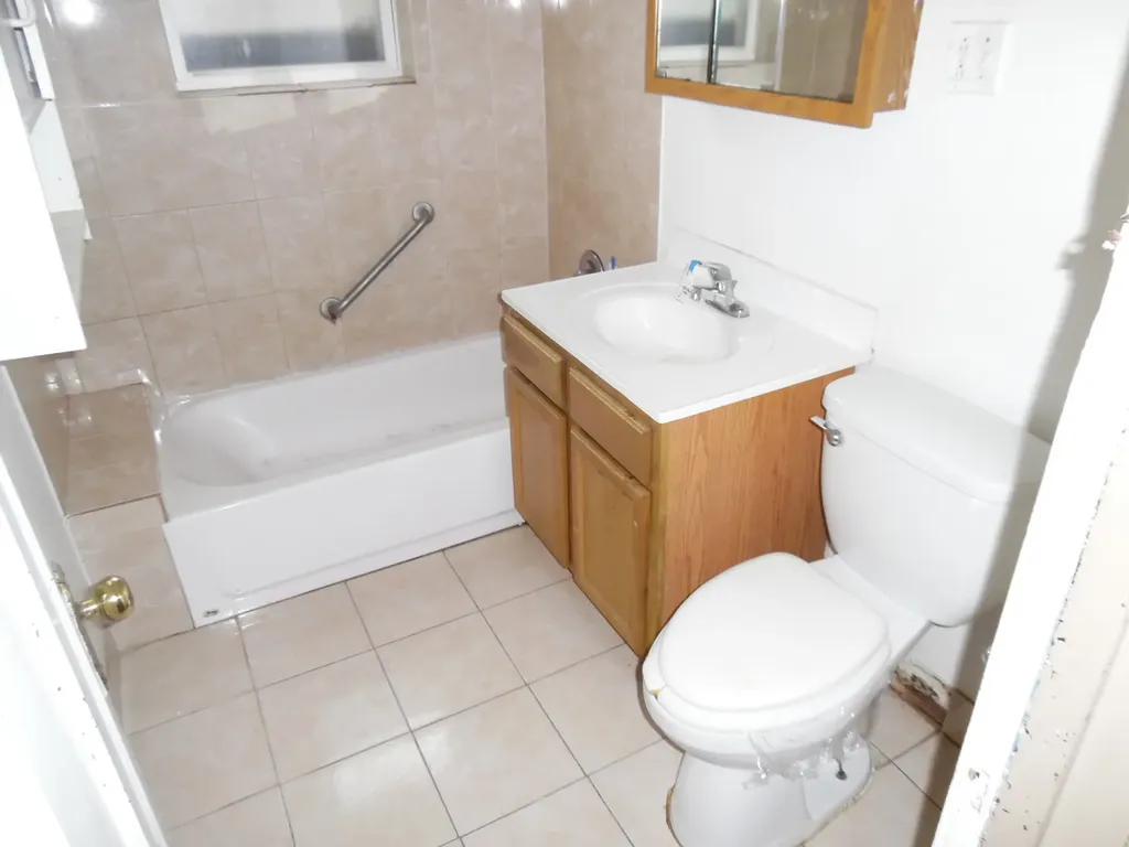 8432 South Ada Street Chicago IL 60620