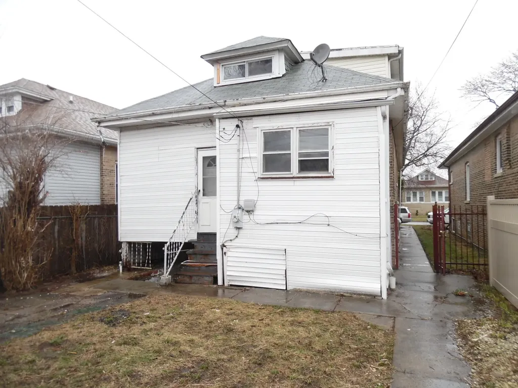 8432 South Ada Street Chicago IL 60620