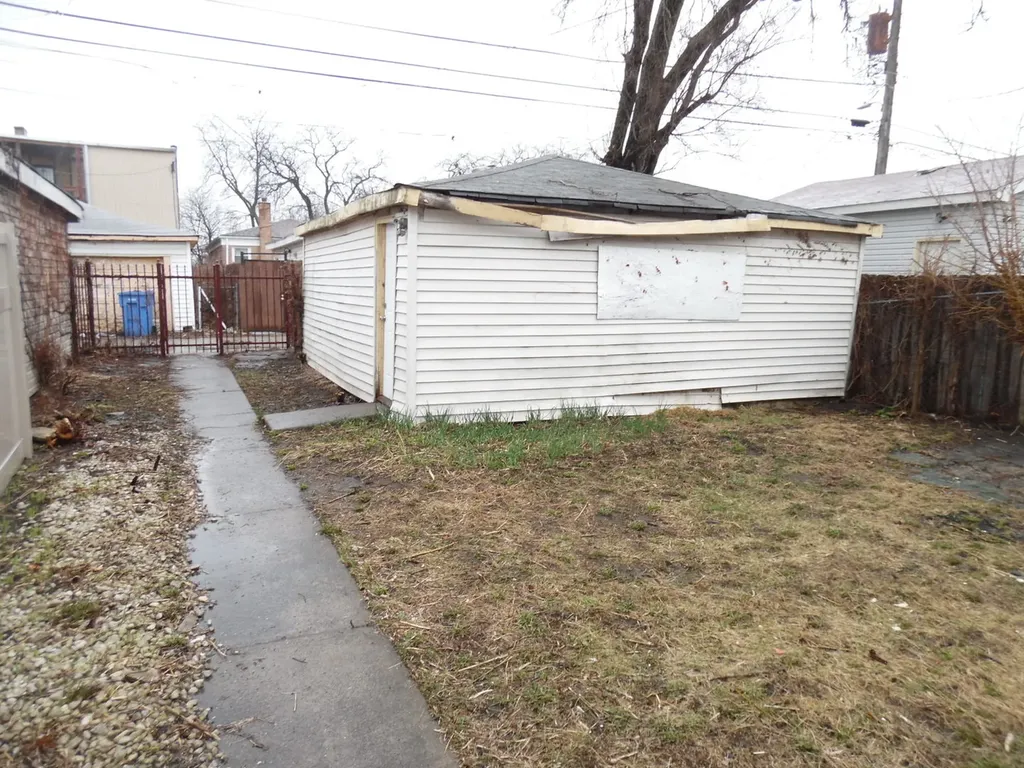 8432 South Ada Street Chicago IL 60620