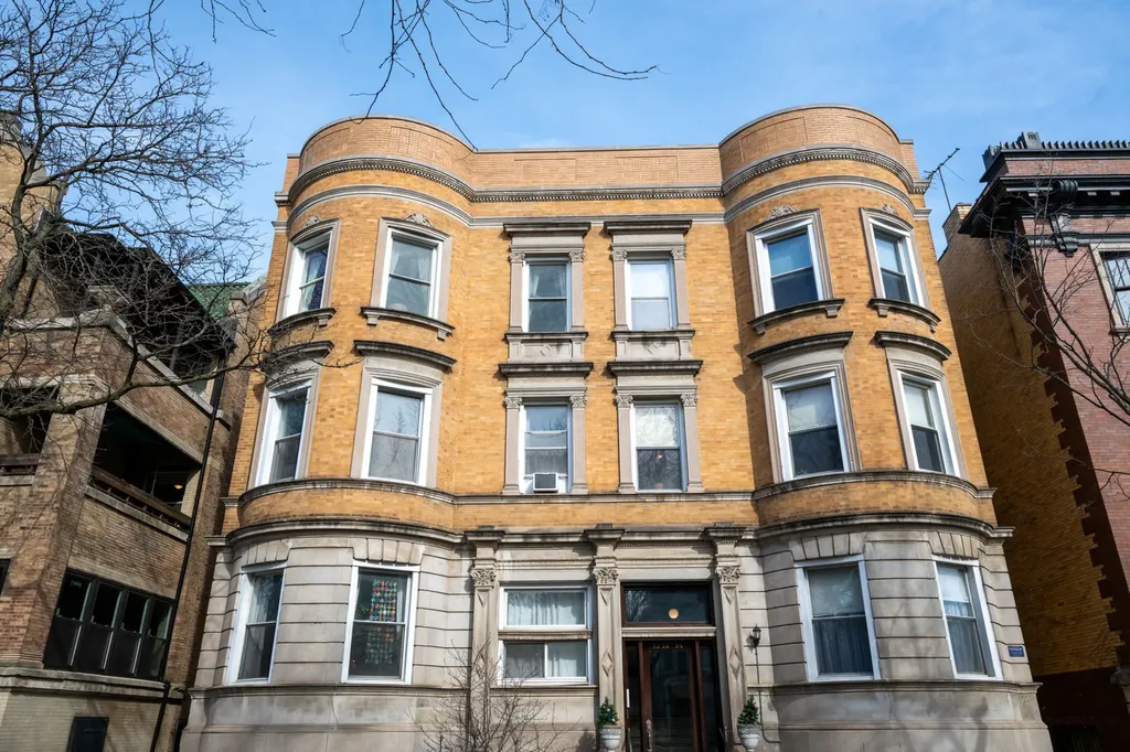 1354 East 48th Street Chicago IL 60615