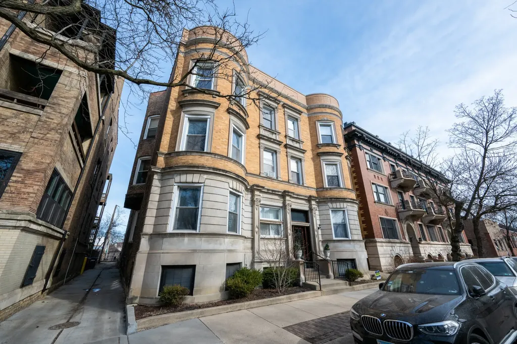 1354 East 48th Street Chicago IL 60615