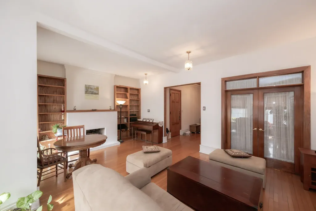 1354 East 48th Street Chicago IL 60615