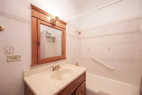 1354 East 48th Street Chicago IL 60615
