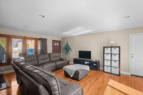 10715 Diversey Avenue Melrose Park IL 60164